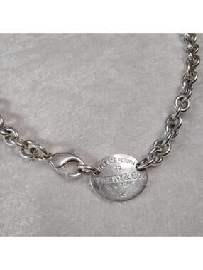 Return to Tiffany & Co Sterling Silver Oval Tag Choker Pendant Necklace 15"